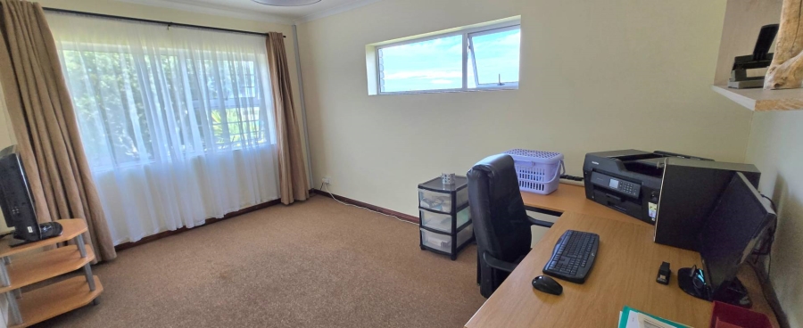 3 Bedroom Property for Sale in Kleinbaai Western Cape